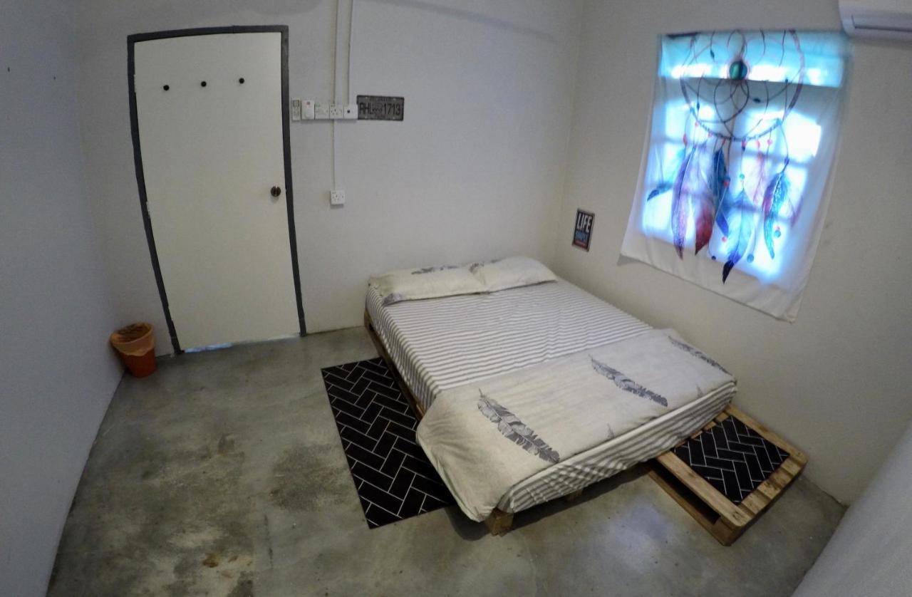 Boxpackers Langkawi Hostel Pantai Cenang  Exterior photo